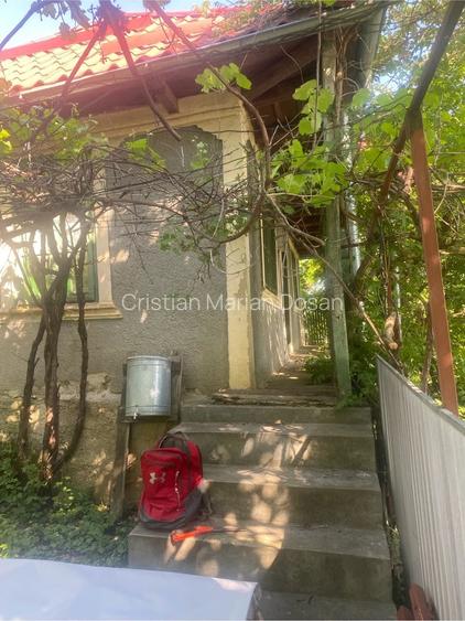 Casă cu 3 camere cu Teren 2610 Mp în Lespezi