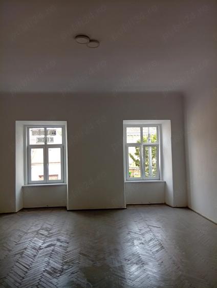 Apartament cu 2 camere nedecomandat în Central