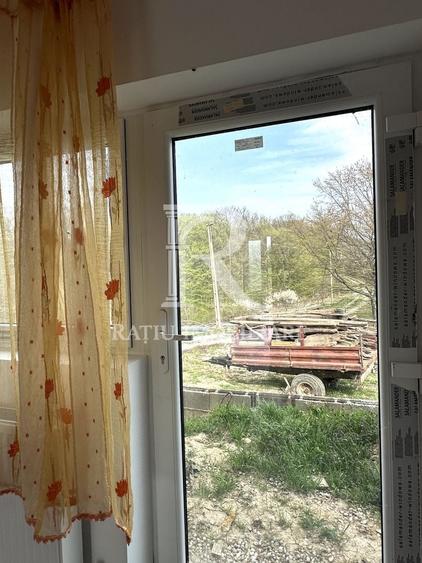 Casă individuală cu 3 camere cu Canalizare în Stracoș