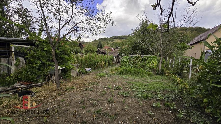 Casă cu 2 camere cu Teren 800 Mp în Acățari