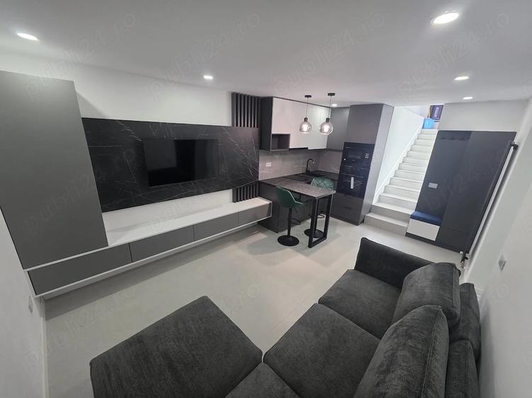 Apartament cu 3 camere semidecomandat în Central