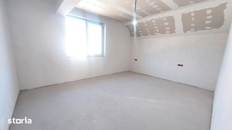 Casă cu 5 camere cu Teren 1000 Mp în Baciu
