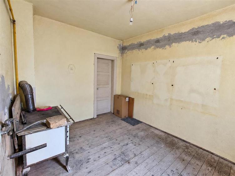 Casă individuală cu 4 camere cu Teren 450 Mp în Lazaret