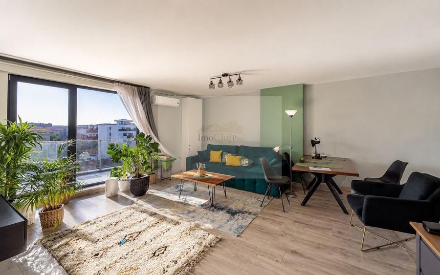 Apartament cu 3 camere semidecomandat, mobilat în Semicentral