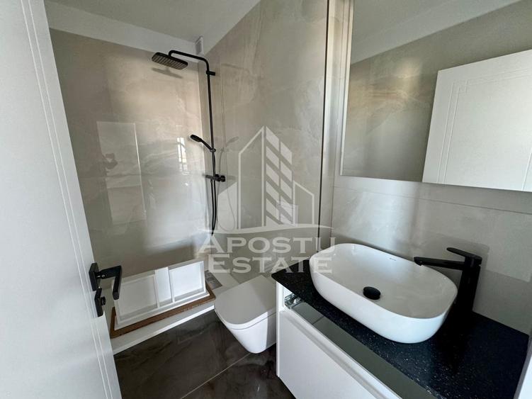 Apartament cu 3 camere decomandat în Torontalului