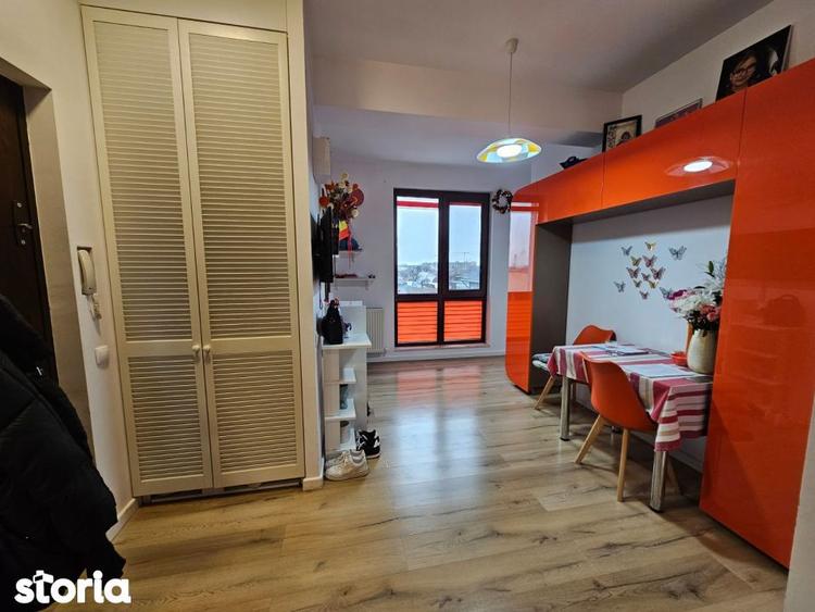Apartament cu 3 camere semidecomandat, mobilat în Bucureștii Noi