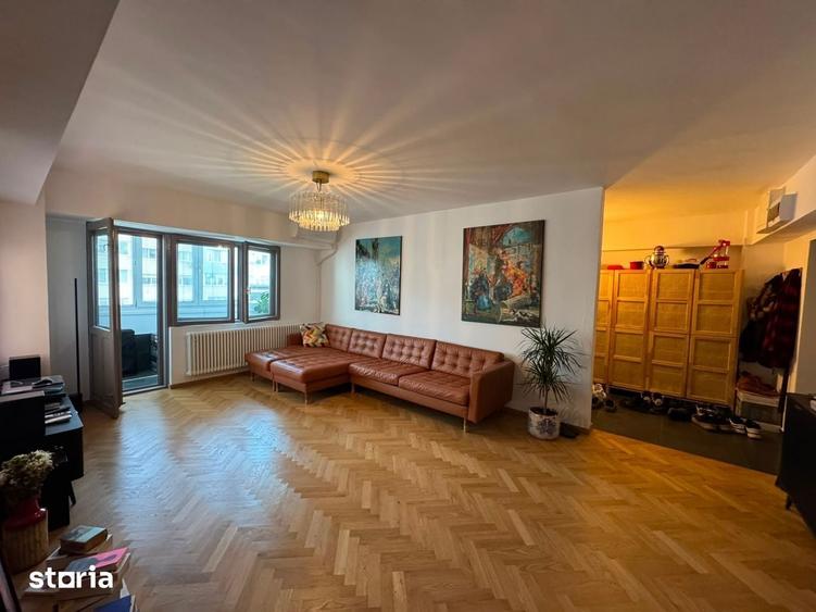 Apartament cu 3 camere semidecomandat, mobilat în Grivița