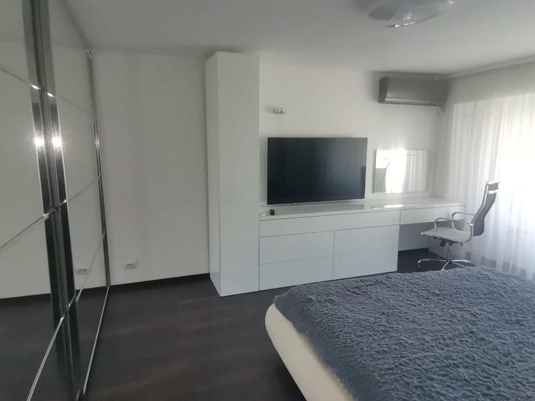 Garsonieră decomandată în Decebal