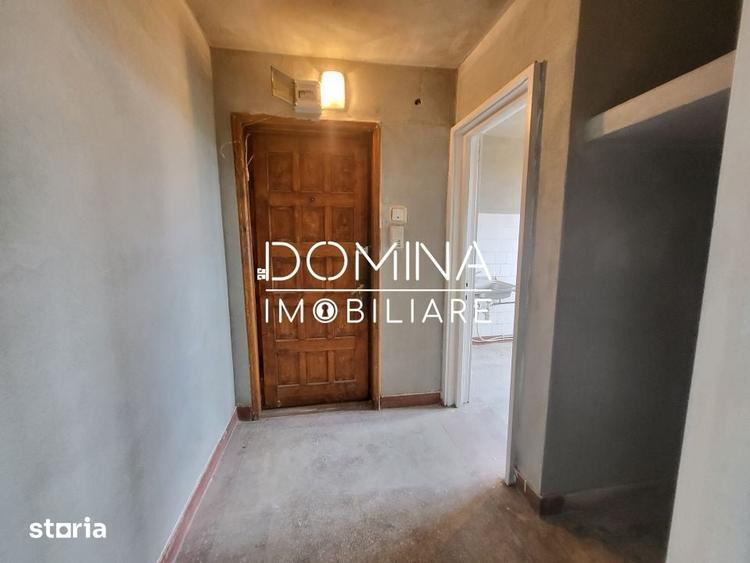 Apartament cu 3 camere semidecomandat în 1 Mai