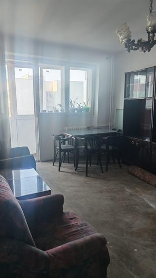 Apartament cu 3 camere decomandat în Morarilor