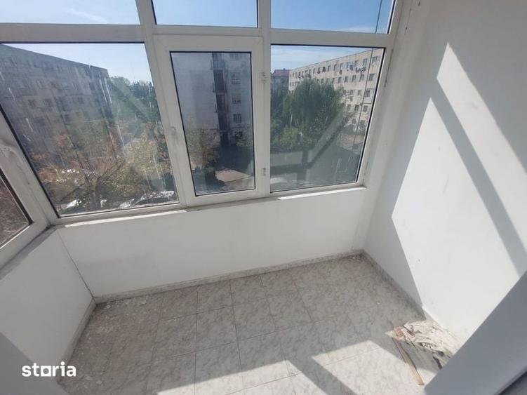 Apartament cu 2 camere decomandat în Micro 12