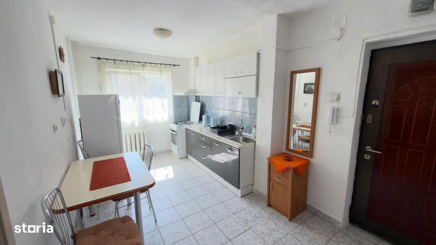 Apartament cu 2 camere semidecomandat, mobilat în Ștefan cel Mare