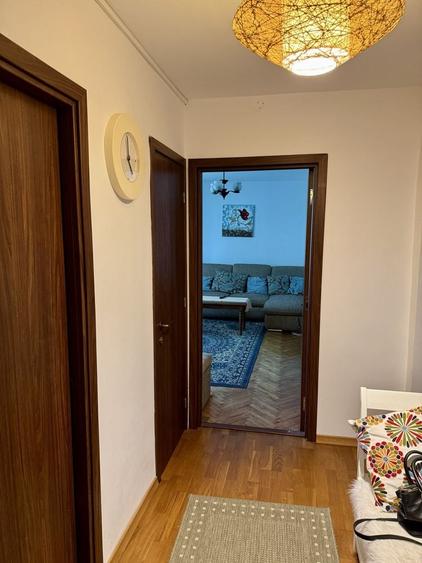Apartament cu 4 camere decomandat în Valea Rosie