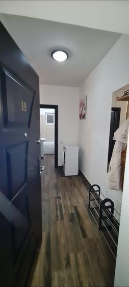 Garsonieră decomandată în Roșu