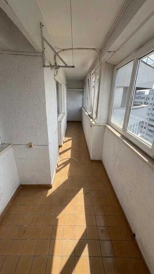 Apartament cu 3 camere decomandat în Titulescu