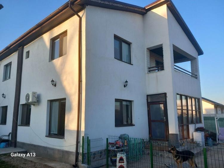 Casă cu 5 camere cu Teren 300 Mp în Găneasa