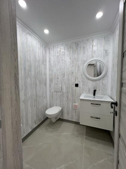 Apartament cu 4 camere decomandat în Central