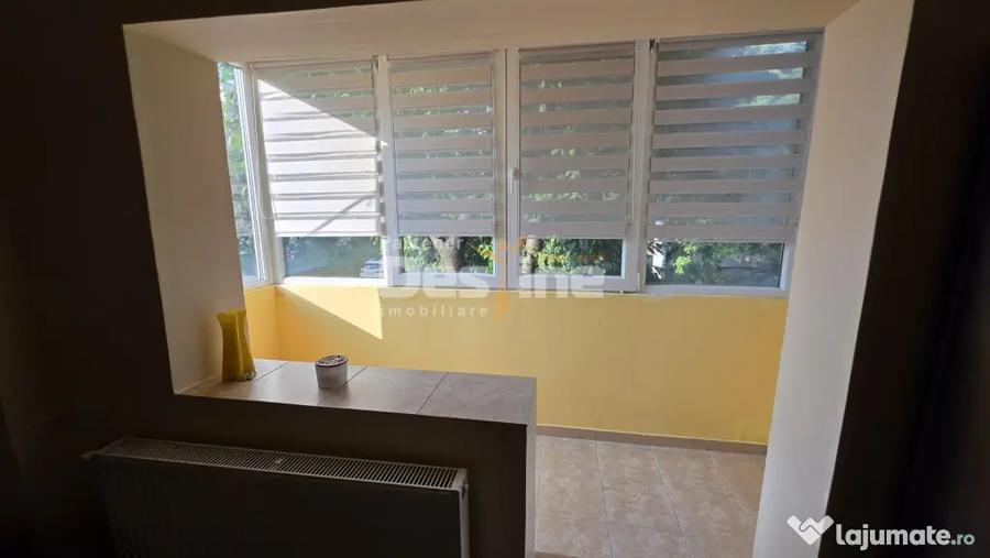 Apartament cu 3 camere decomandat, mobilat în Cornitoiu