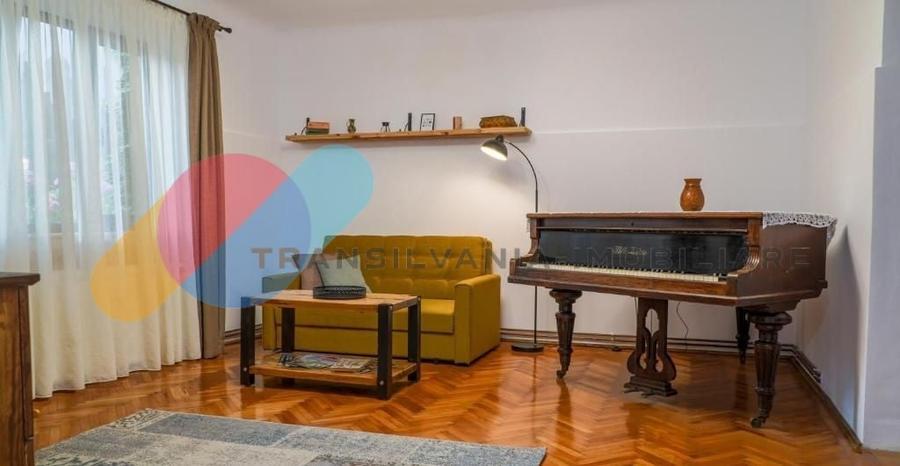 Apartament cu 2 camere semidecomandat, mobilat în Central