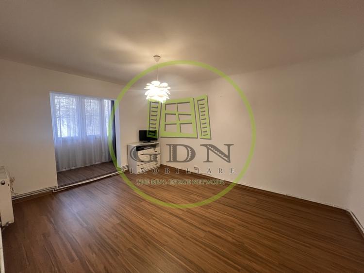 Apartament cu 4 camere decomandat în 1 Mai