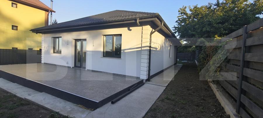 Casă individuală cu 4 camere cu Canalizare în Breazu