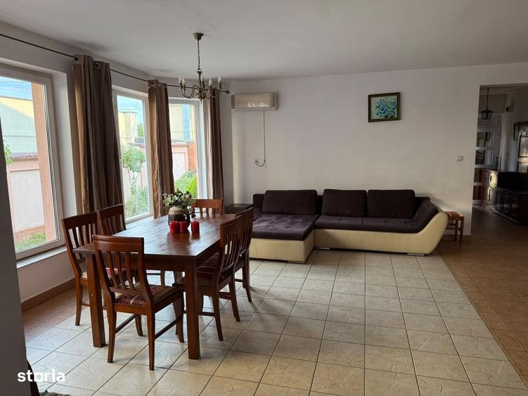 Casă cu 4 camere în Sântandrei