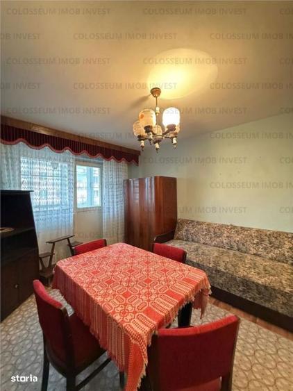 Apartament cu 3 camere semidecomandat în Astra