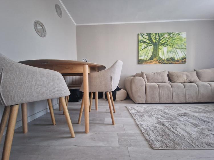 Apartament cu 3 camere decomandat în CET