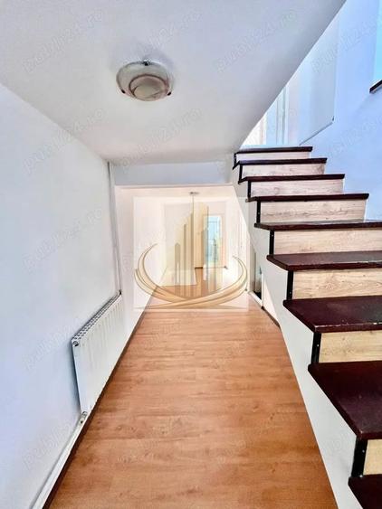 Duplex cu 5 camere cu Canalizare în Lipovei
