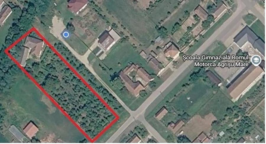 Casă cu 4 camere cu Teren 4000 Mp în Central