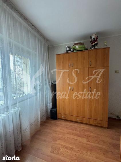 Apartament cu 3 camere decomandat în Rahova