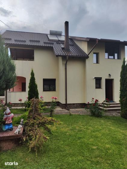 Casă cu 5 camere cu Teren 504 Mp în Central