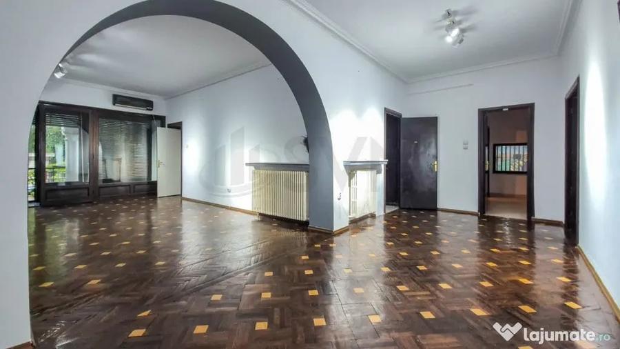 Spațiu comercial, de 170 mp, în Central