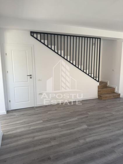 Duplex cu 5 camere cu Canalizare în Ghiroda