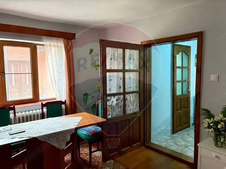 Casă cu 2 camere cu Teren 557 Mp în Central