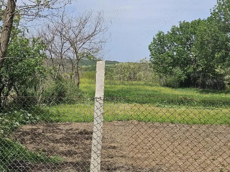 Teren de 2000 mp, în Brădești