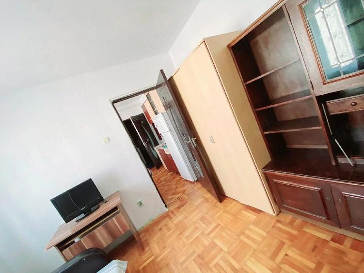 Garsonieră decomandată în Central