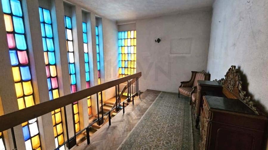 Casă individuală cu 4 camere cu Canalizare în Centrul Istoric
