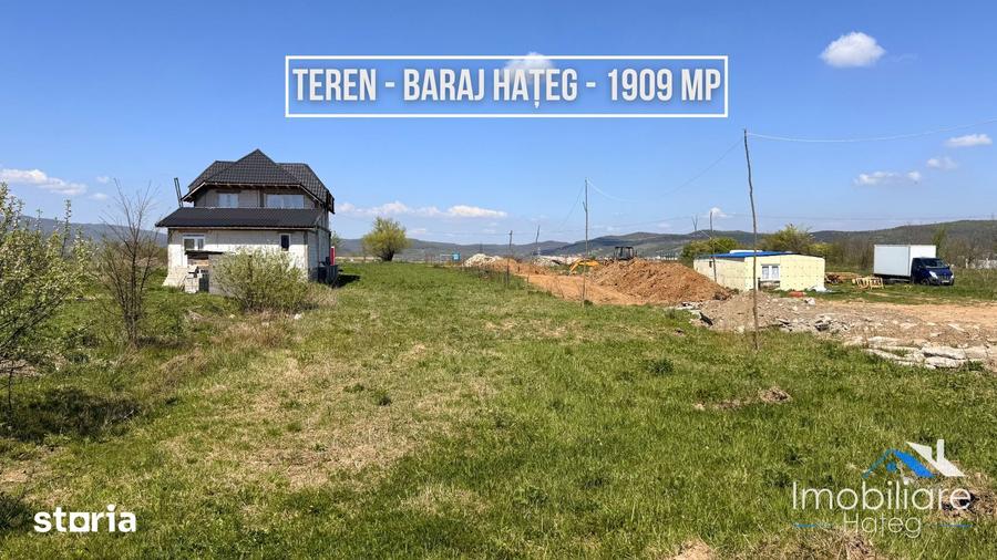 Teren de 1909 mp, în Central
