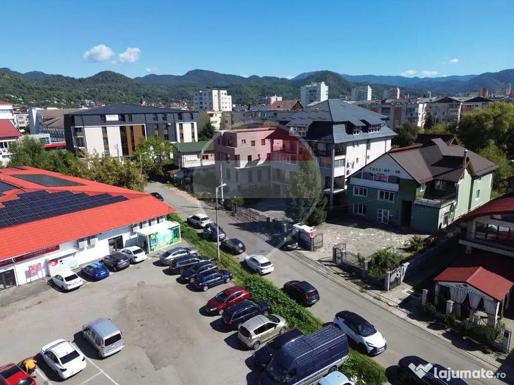 Spațiu comercial, de 1,100 mp, în Central