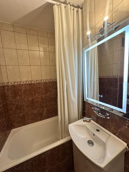 Apartament cu 2 camere decomandat în Pandurilor