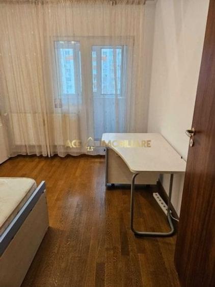 Apartament cu 3 camere decomandat, mobilat în Drumul Taberei