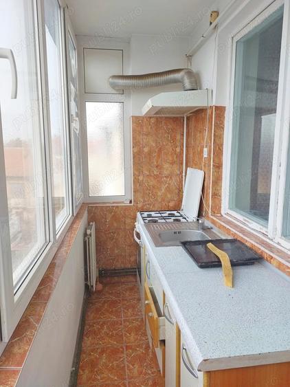 Apartament cu 3 camere semidecomandat în Bălcescu