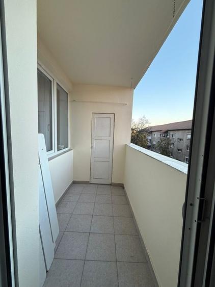 Apartament cu 3 camere decomandat în Rogerius