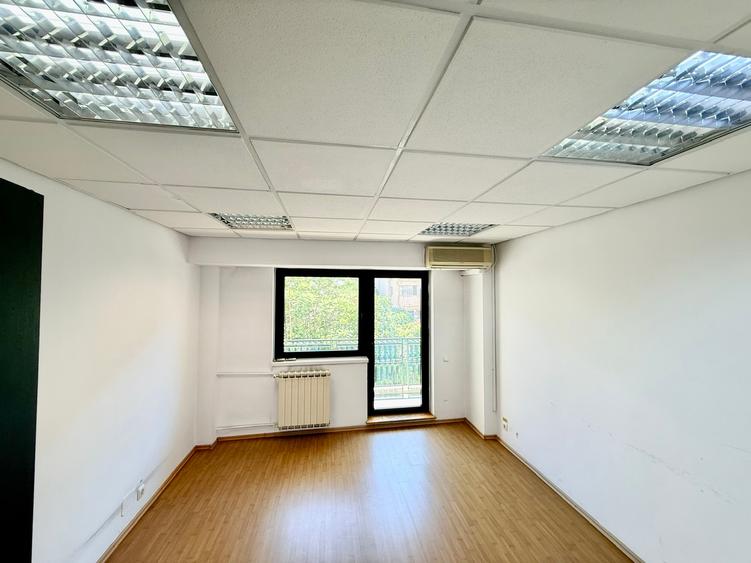 Apartament cu 4 camere decomandat în P-ța Unirii