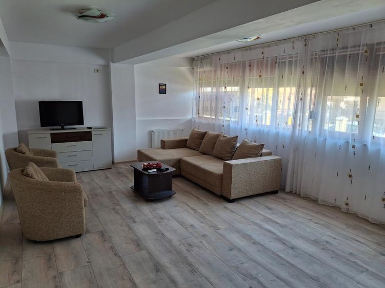 Apartament cu 2 camere decomandat, mobilat în Est