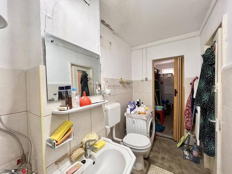 Apartament cu 3 camere decomandat în Pucioasa