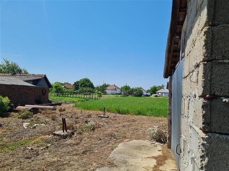 Casă individuală cu 2 camere cu Canalizare în Șiria