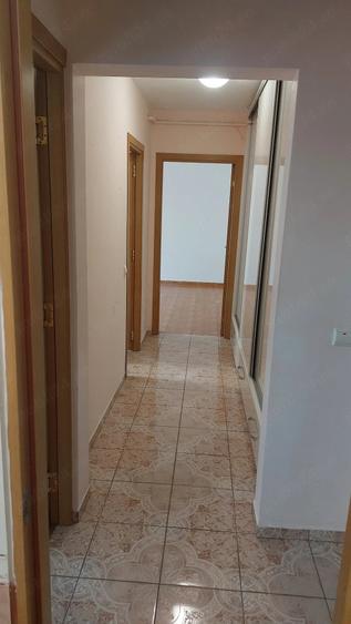 Apartament cu 2 camere decomandat în Narcisa