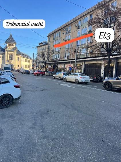 Apartament cu 3 camere decomandat în Central
